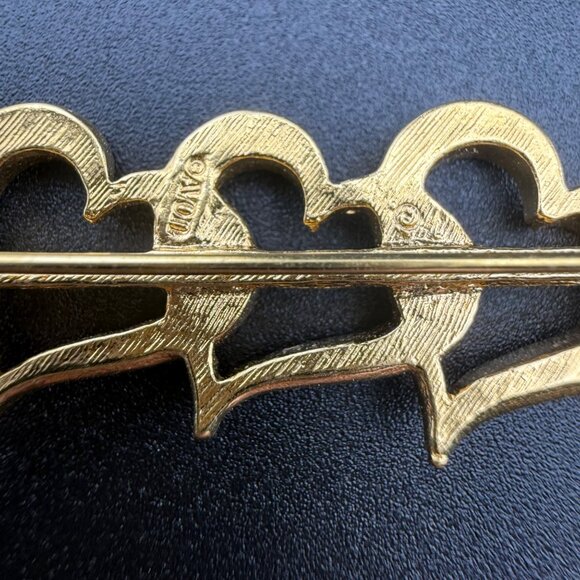 Gold Tone Avon Triple Heart Arrow Brooch With Rhinestone Accents Vintage Jewelry - Picture 5 of 6